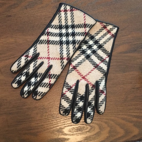 burberry plaid gloves